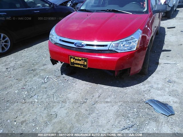 1FAHP35N88W256230 - 2008 FORD FOCUS SE/SEL/SES RED photo 6