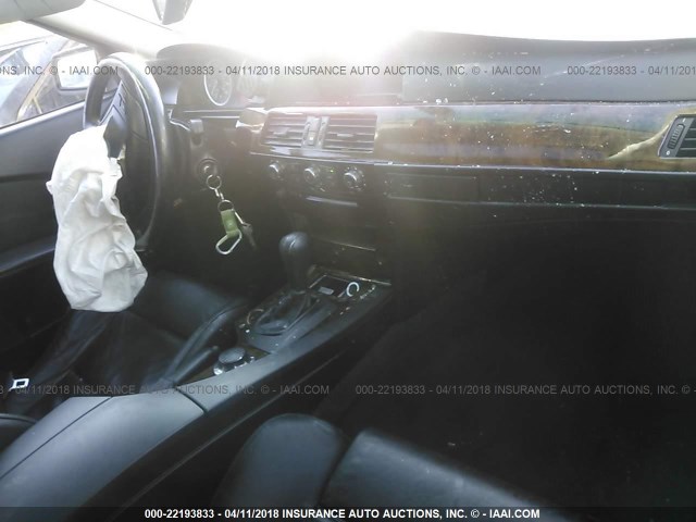 WBANF73536CG66748 - 2006 BMW 530 XI Сұр фото 5