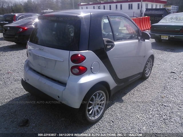 WMEEJ3BA9BK423257 - 2011 SMART FORTWO PURE/PASSION SILVER photo 4