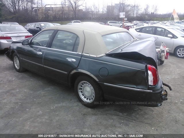 1LNHM81W0YY810004 - 2000 LINCOLN TOWN CAR EXECUTIVE Зеленый фото 3