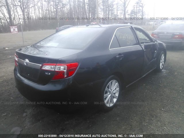4T4BF1FK6DR296745 - 2013 TOYOTA CAMRY L/SE/LE/XLE BLACK photo 4