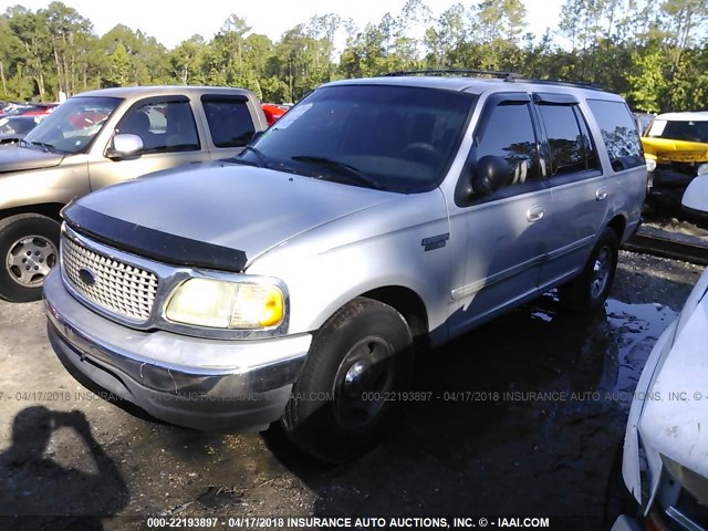 1FMRU15W72LA75158 - 2002 FORD EXPEDITION XLT SILVER photo 2