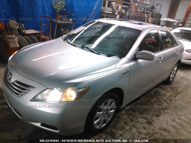 JTNBB46KX73016942 - 2007 TOYOTA CAMRY NEW GENERAT HYBRID SILVER photo 2