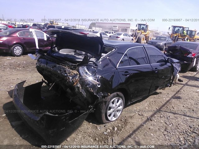 4T1BF3EK2BU208214 - 2011 TOYOTA CAMRY SE/LE/XLE 黑色 照片 4