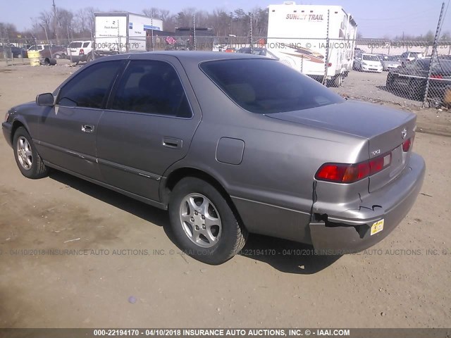 4T1BG22K1WU368392 - 1998 TOYOTA CAMRY CE/LE/XLE BROWN photo 3