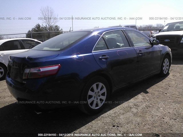 4T1BK46K08U070228 - 2008 TOYOTA CAMRY LE/XLE/SE ლურჯი ფოტო 4
