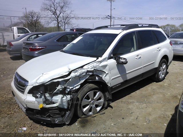 4S4BRCKC3C3225471 - 2012 SUBARU OUTBACK 2.5I LIMITED WHITE photo 2