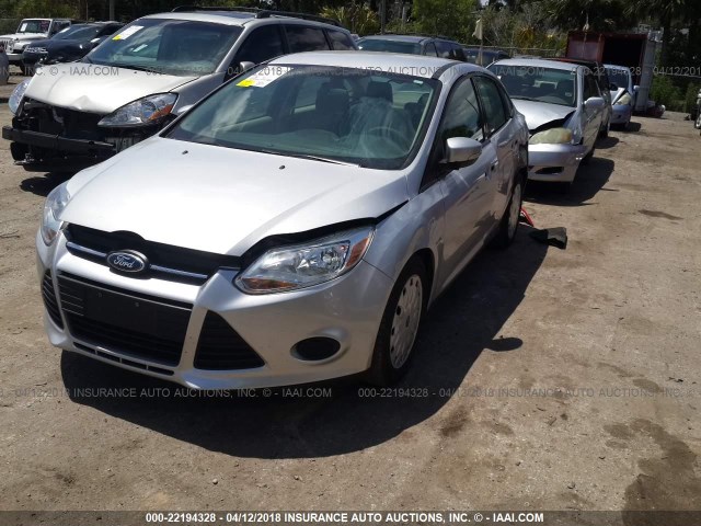 1FADP3F24EL151863 - 2014 FORD FOCUS SE SILVER photo 2