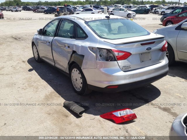 1FADP3F24EL151863 - 2014 FORD FOCUS SE SILVER photo 3