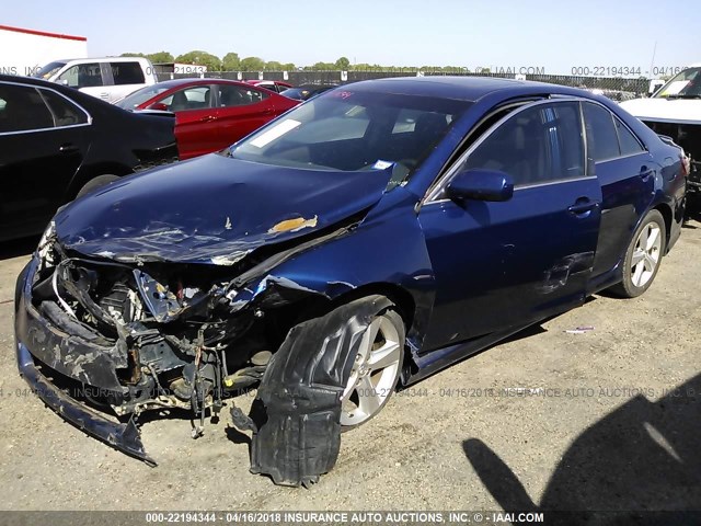 4T1BF3EK3BU674881 - 2011 TOYOTA CAMRY SE/LE/XLE BLUE photo 2