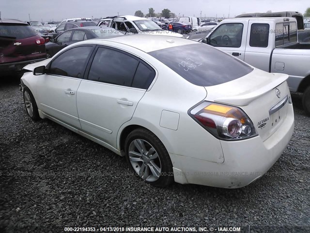 1N4BL2AP8BN403551 - 2011 NISSAN ALTIMA SR WHITE photo 3