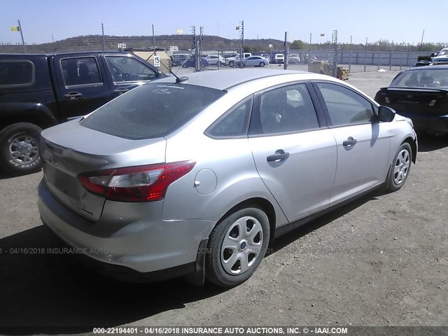 1FADP3E2XEL103799 - 2014 FORD FOCUS S SILVER photo 4