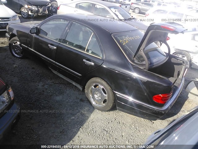 WDBJF70F7WA623715 - 1998 MERCEDES-BENZ E 430 BLACK photo 3