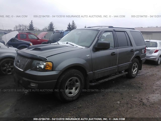 1FMFU16L04LB35095 - 2004 FORD EXPEDITION XLT GRAY photo 2