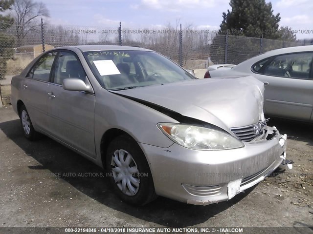 JTDBE30K663061230 - 2006 TOYOTA CAMRY LE/XLE GOLD photo 1