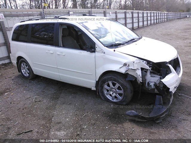 2A8HR54P28R610585 - 2008 CHRYSLER TOWN & COUNTRY TOURING WHITE photo 1