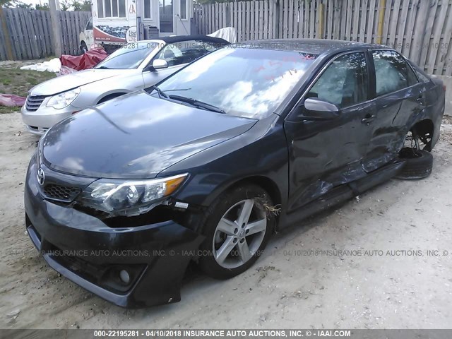 4T1BF1FK3EU755936 - 2014 TOYOTA CAMRY L/SE/LE/XLE 灰色 照片 2