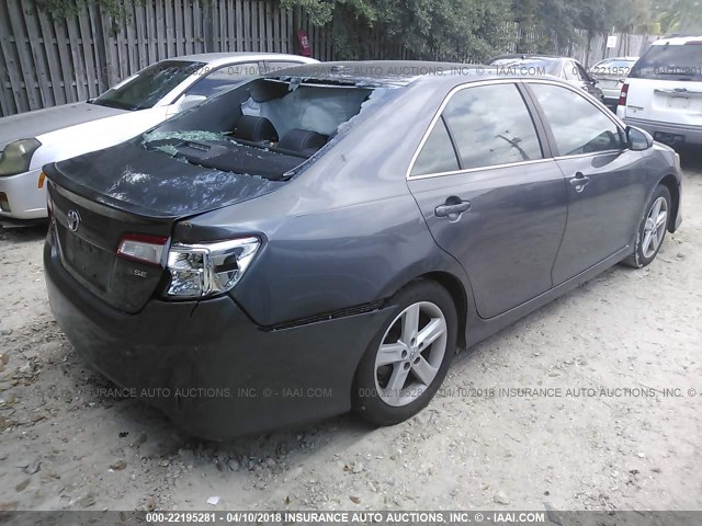 4T1BF1FK3EU755936 - 2014 TOYOTA CAMRY L/SE/LE/XLE 灰色 照片 4