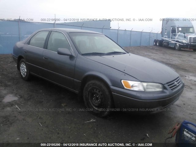 JT2BG22K3W0159109 - 1998 TOYOTA CAMRY CE/LE/XLE 灰色 照片 1