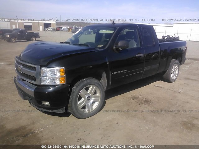 2GCEC19J771658668 - 2007 CHEVROLET SILVERADO C1500 BLACK photo 2