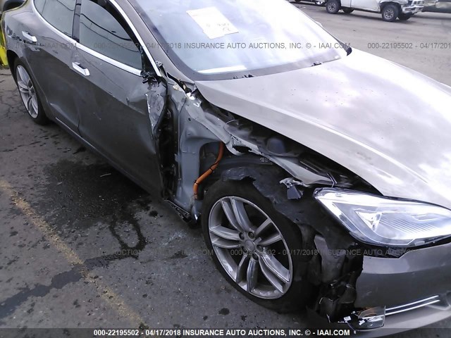 5YJSA1E18GF120167 - 2016 TESLA MODEL S Մոխրագույն լուսանկար 6