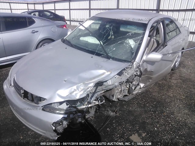 4T1BE32K63U665326 - 2003 TOYOTA CAMRY LE/XLE/SE SILVER photo 2