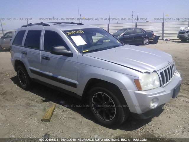 1J8HS48N85C539145 - 2005 JEEP GRAND CHEROKEE LAREDO/COLUMBIA/FREEDOM SILVER photo 1