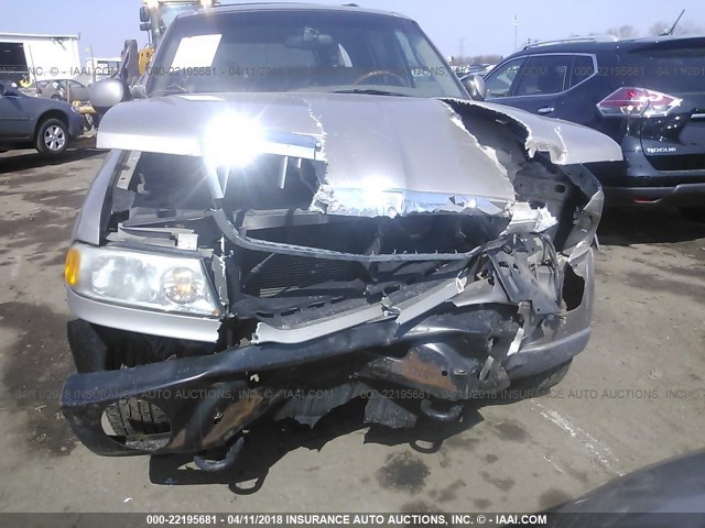 5LMFU28A6YLJ34652 - 2000 LINCOLN NAVIGATOR GOLD photo 6