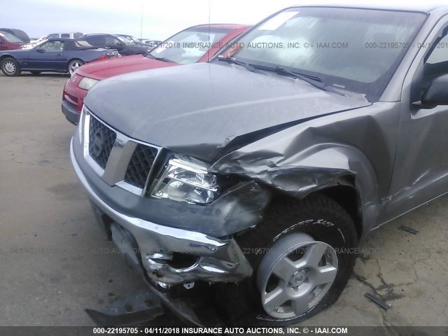 1N6AD06U98C442785 - 2008 NISSAN FRONTIER KING CAB LE/SE/OFF ROAD GRAY photo 6