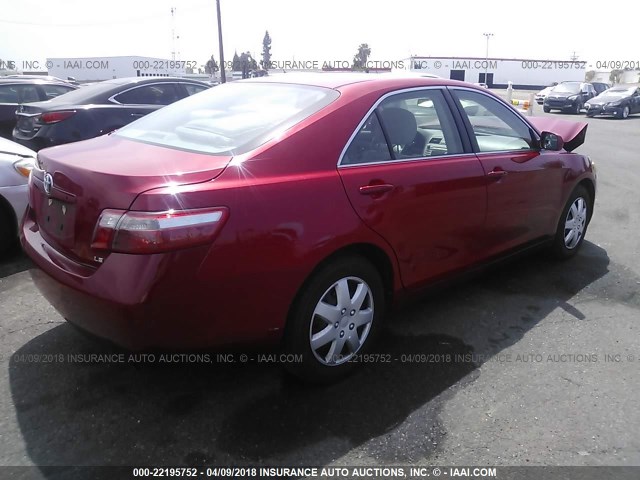 4T4BE46K58R023810 - 2008 TOYOTA CAMRY CE/LE/XLE/SE RED photo 4