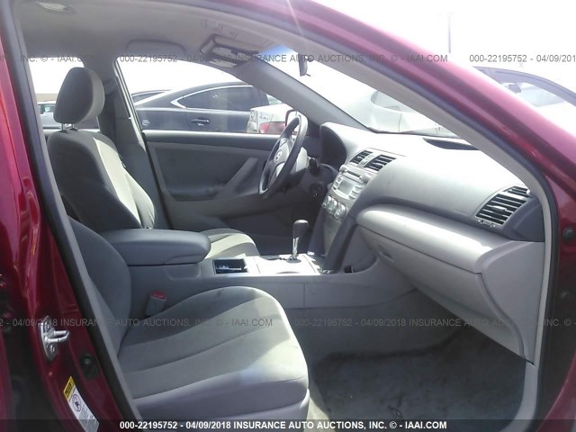 4T4BE46K58R023810 - 2008 TOYOTA CAMRY CE/LE/XLE/SE RED photo 5