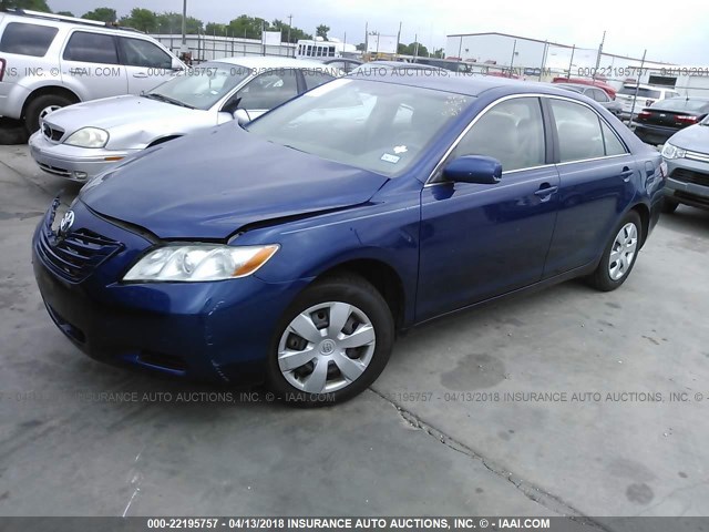 4T1BE46K98U240965 - 2008 TOYOTA CAMRY CE/LE/XLE/SE BLUE photo 2