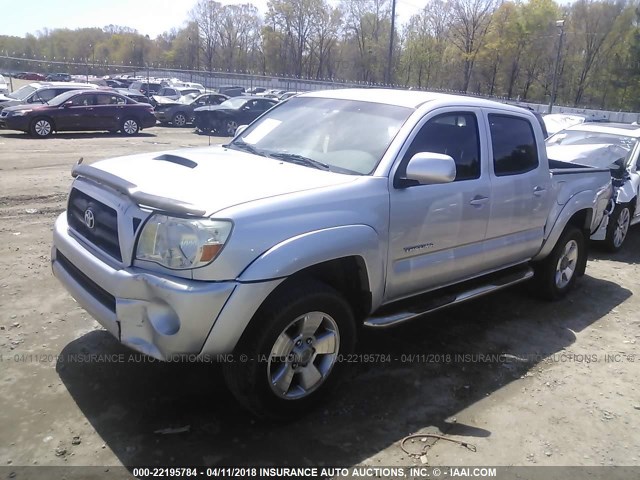 3TMLU42N36M004258 - 2006 TOYOTA TACOMA DOUBLE CAB ვერცხლისფერი ფოტო 2