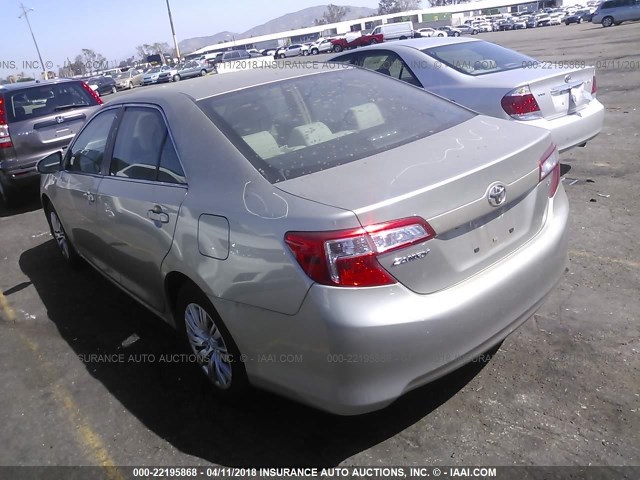 4T4BF1FK0ER382831 - 2014 TOYOTA CAMRY L/SE/LE/XLE ოქროსფერი ფოტო 3