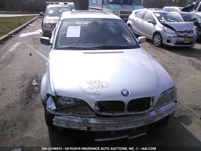 WBAEV53452KM16777 - 2002 BMW 330 I SILVER photo 10