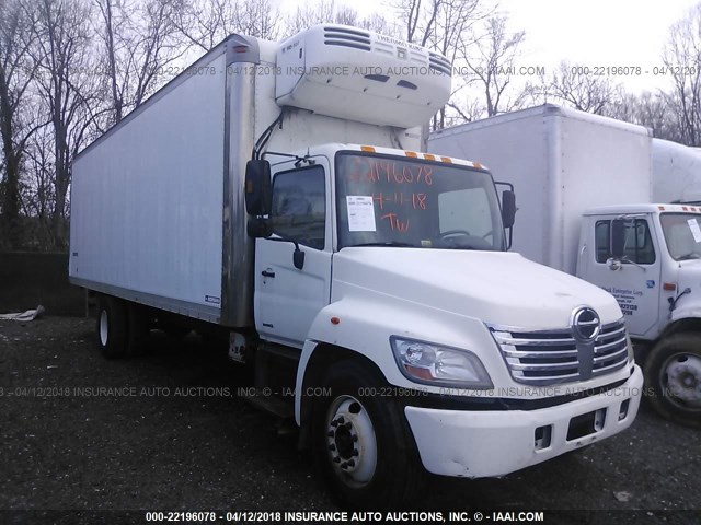 5PVNE8JT572S50881 - 2007 HINO 268  WHITE photo 1