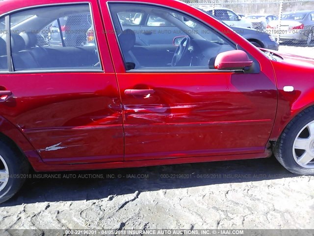 3VWTG29M81M054233 - 2001 VOLKSWAGEN JETTA GLX RED photo 6