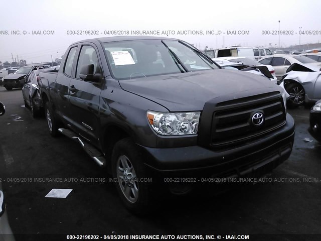 5TFUM5F18DX046093 - 2013 TOYOTA TUNDRA DOUBLE CAB SR5 GRAY photo 1