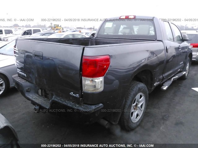 5TFUM5F18DX046093 - 2013 TOYOTA TUNDRA DOUBLE CAB SR5 GRAY photo 4