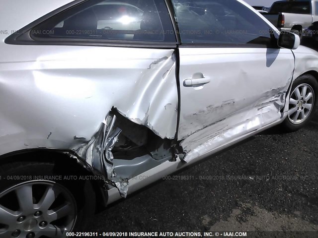 4T1CE38P44U813319 - 2004 TOYOTA CAMRY SOLARA SE/SLE თეთრი ფოტო 6