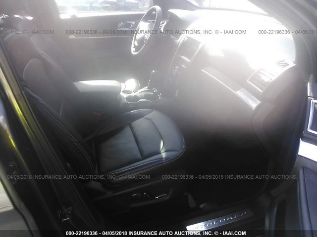 1FM5K7F83JGA28210 - 2018 FORD EXPLORER LIMITED Grau Foto 5
