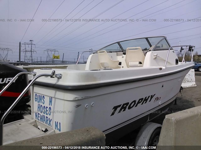 THMB76FFJ102 - 2002 BAYLINER TROPHY  WHITE photo 4