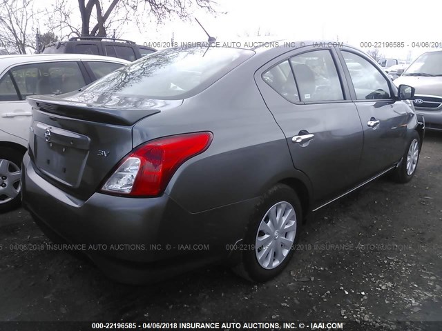 3N1CN7AP2JL821367 - 2018 NISSAN VERSA S/S PLUS/SV/SL GRAY photo 4