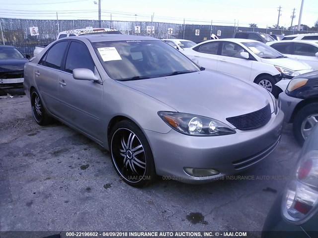 4T1BE32K84U800145 - 2004 TOYOTA CAMRY LE/XLE/SE SILVER photo 1