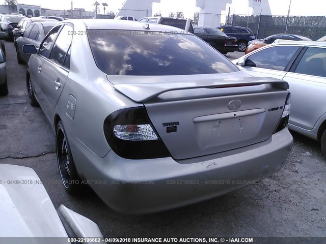 4T1BE32K84U800145 - 2004 TOYOTA CAMRY LE/XLE/SE SILVER photo 3