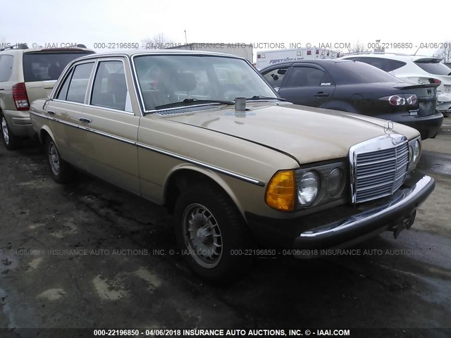 WDBAB33AXCB005184 - 1982 MERCEDES-BENZ 300 DT GOLD photo 1