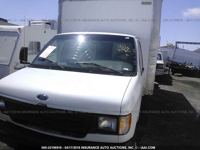 1FDWE35LXYHA64717 - 2000 FORD ECONOLINE E350 SUPER DUTY CTWAY VAN WHITE photo 2