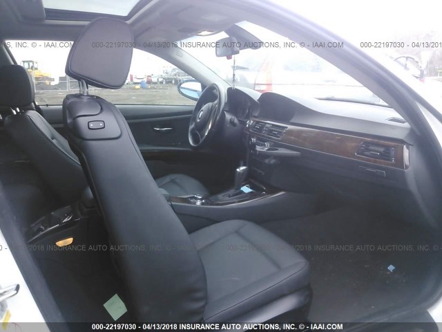 WBAWV53549P079741 - 2009 BMW 328 XI SULEV WHITE photo 5