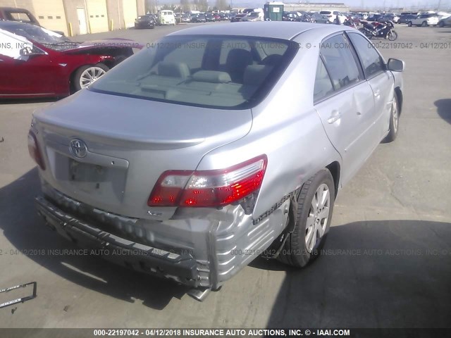 4T1BK46K17U024308 - 2007 TOYOTA CAMRY NEW GENERAT LE/XLE/SE SILVER photo 4