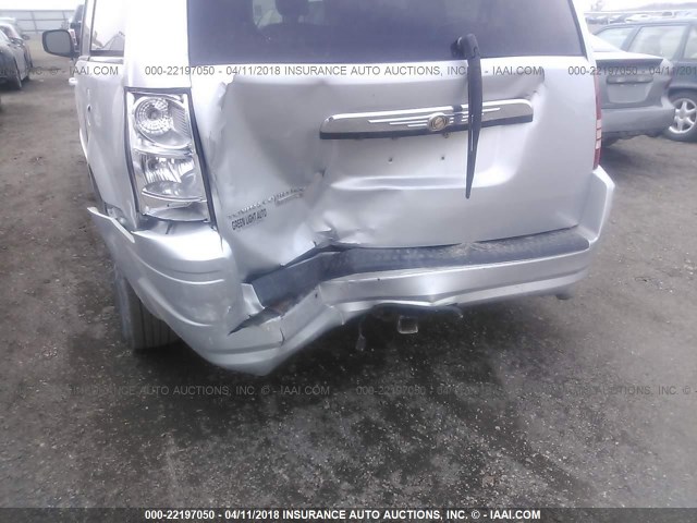 2A8HR54P98R684716 - 2008 CHRYSLER TOWN & COUNTRY TOURING SILVER photo 6